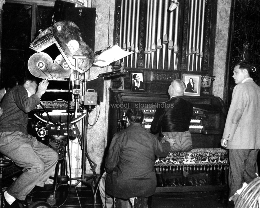 1949 Sunset Boulevard wm.jpg